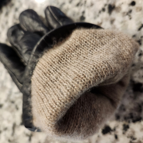 CoachVintage Cashmere lined leather buckle gloves - Picture 6 of 7